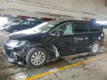  Salvage Chrysler Pacifica