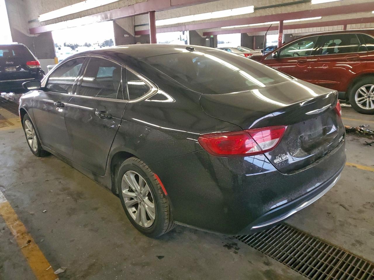 Chrysler 200 Limited Image 9