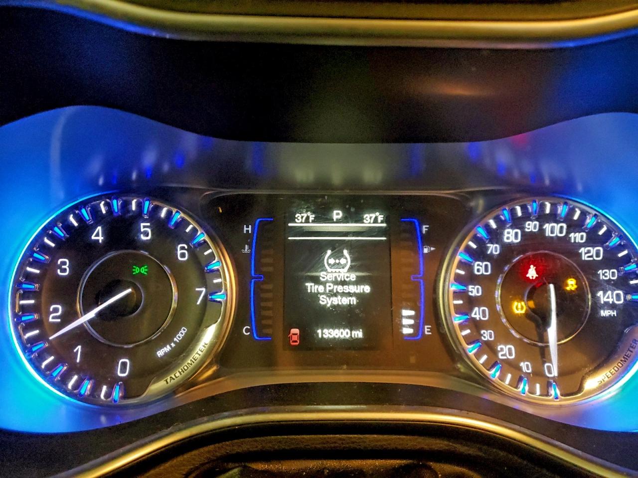 Chrysler 200 Limited Image 5