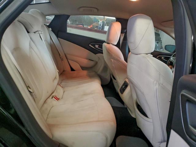 Chrysler 200 Limited Image 11