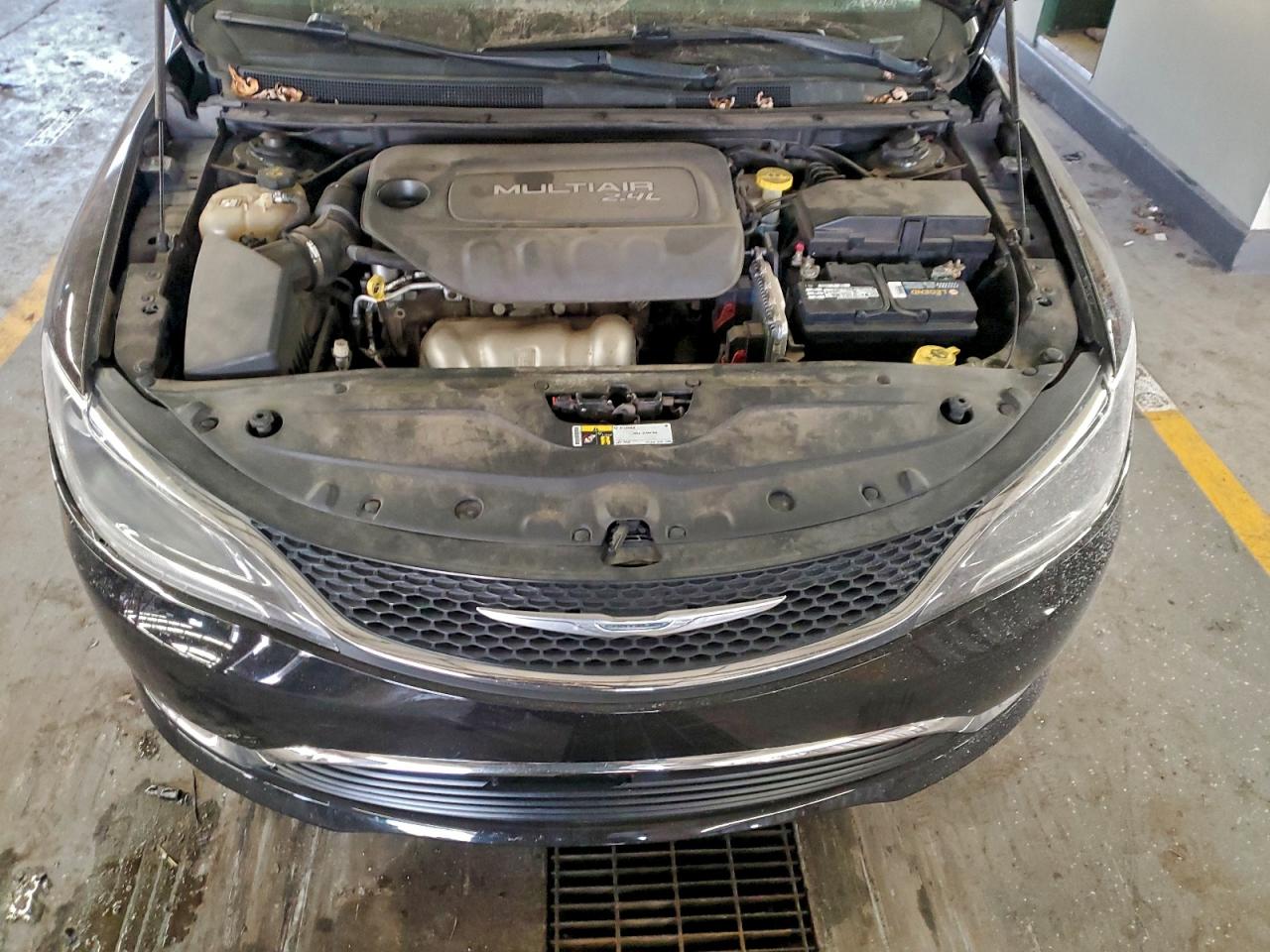 Chrysler 200 Limited Image 6