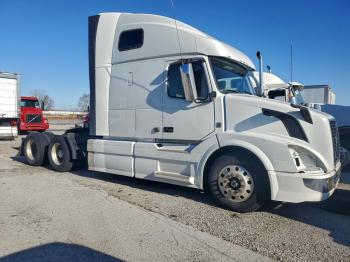  Salvage Volvo Vnl