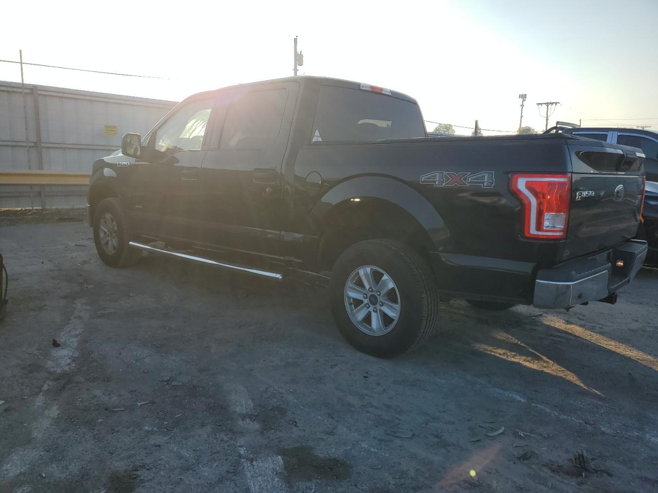 Ford F-150 Supercrew Image 6