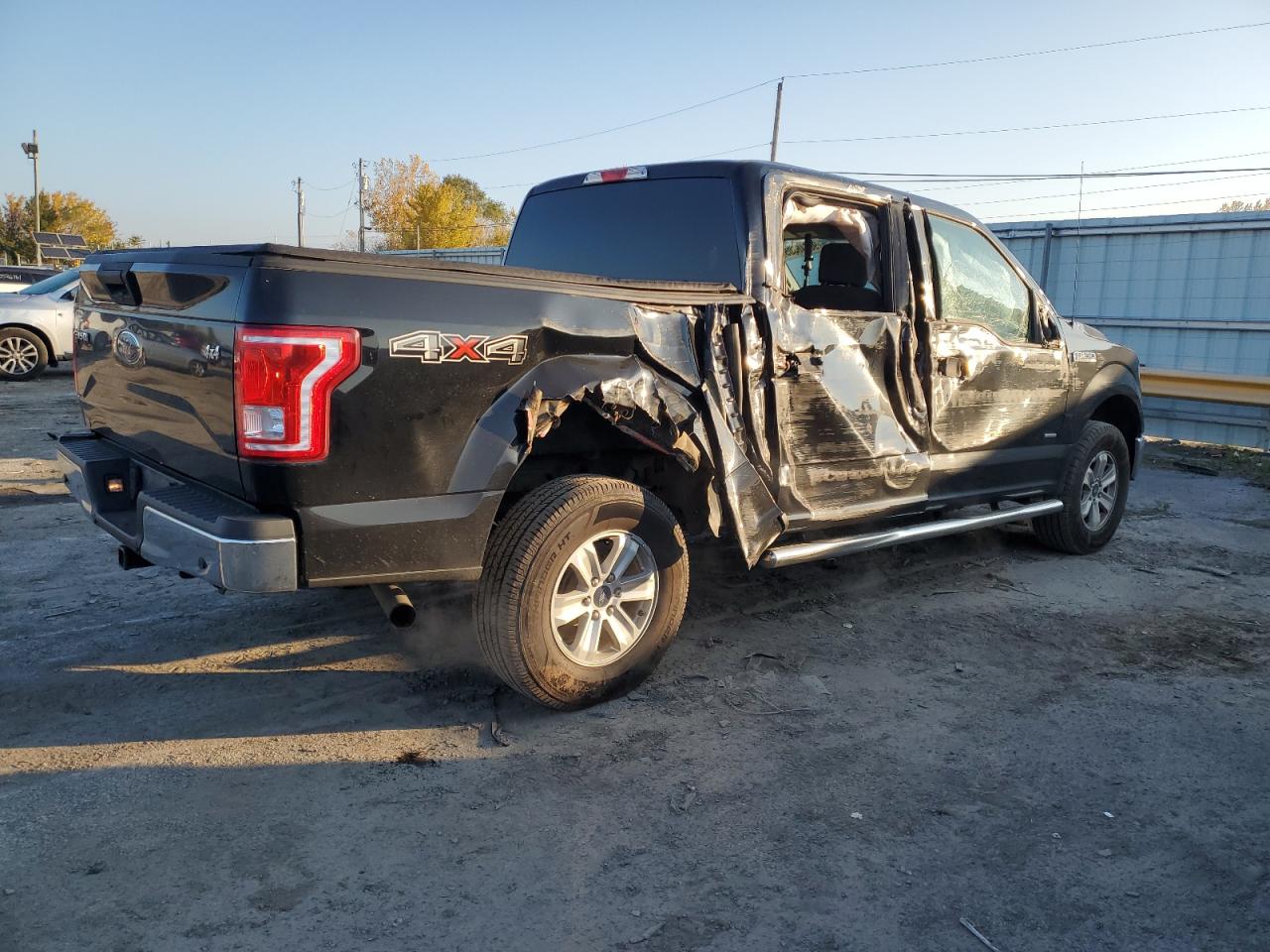 Ford F-150 Supercrew Image 12