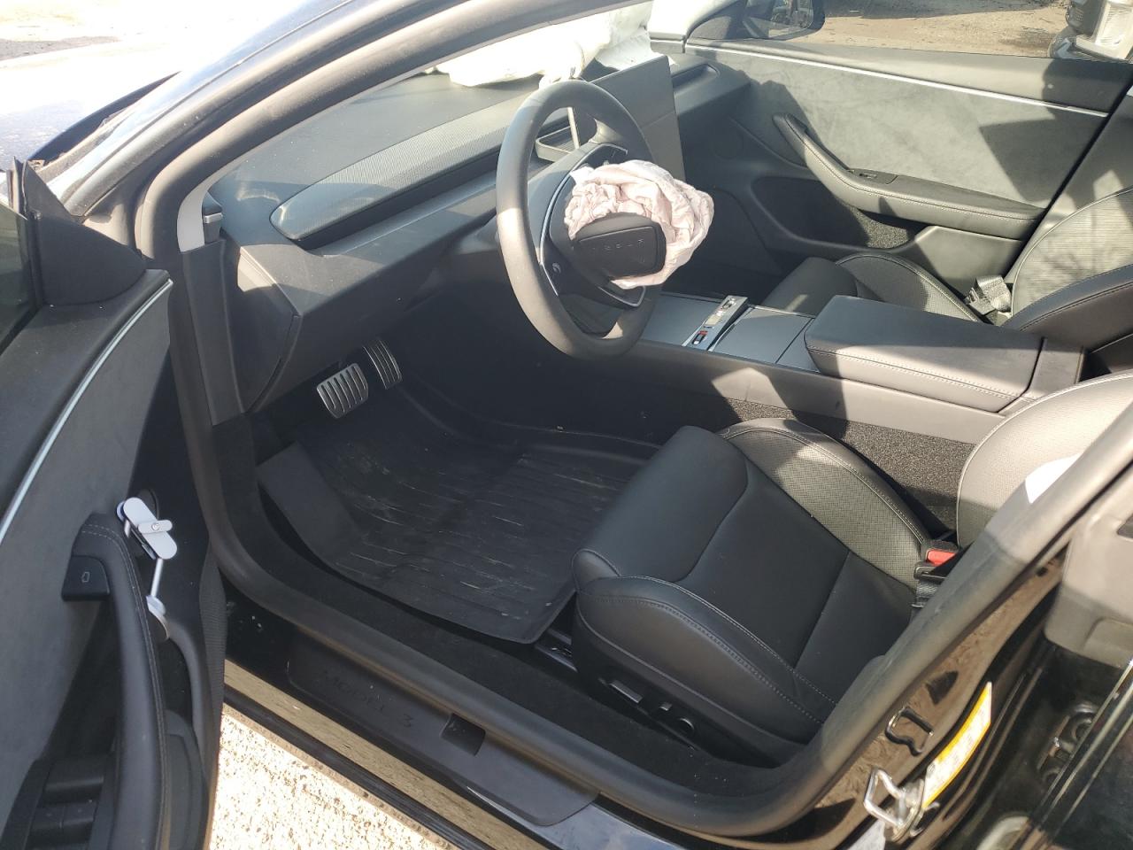 Tesla Model 3 Image 6