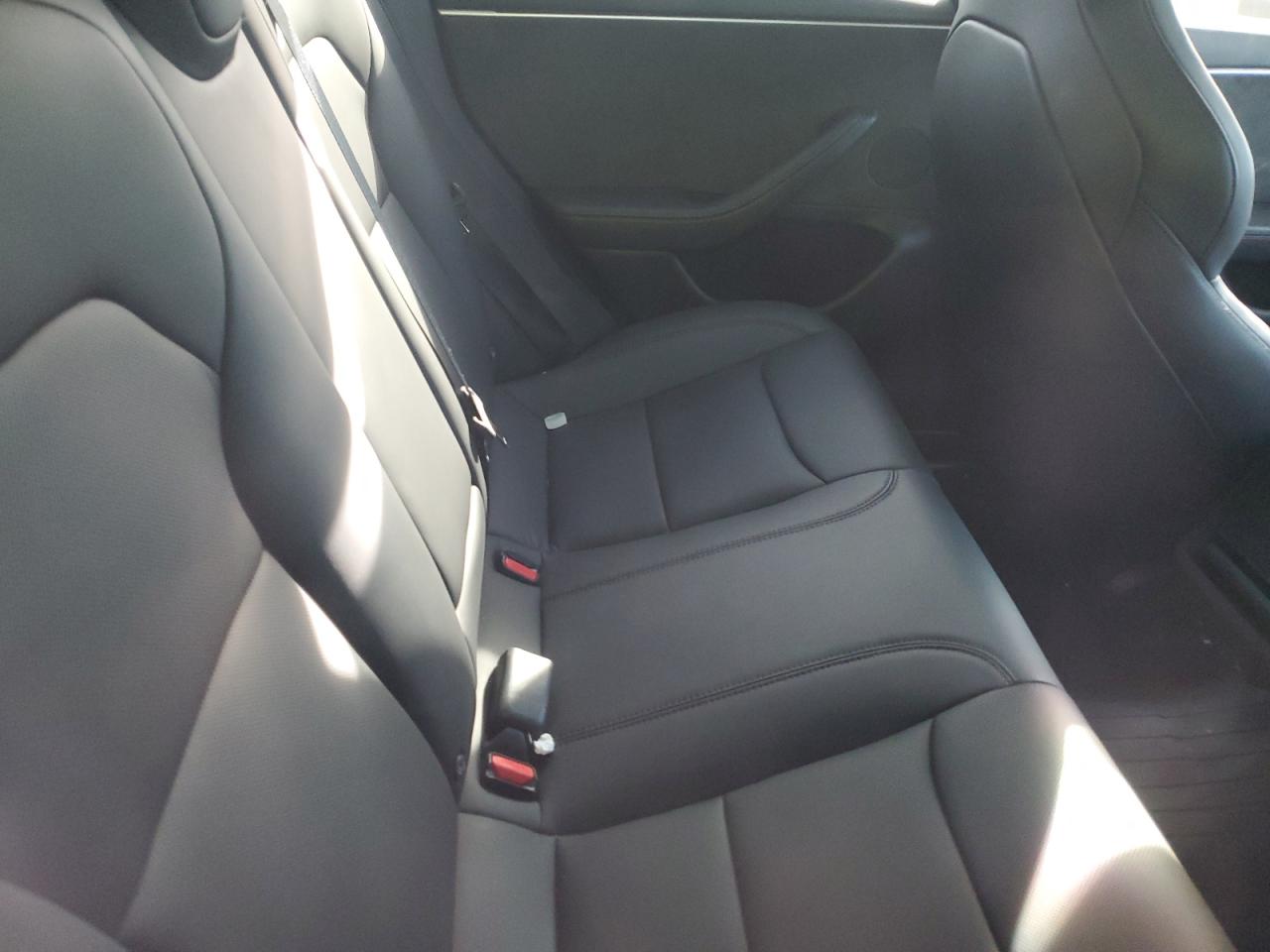 Tesla Model 3 Image 12