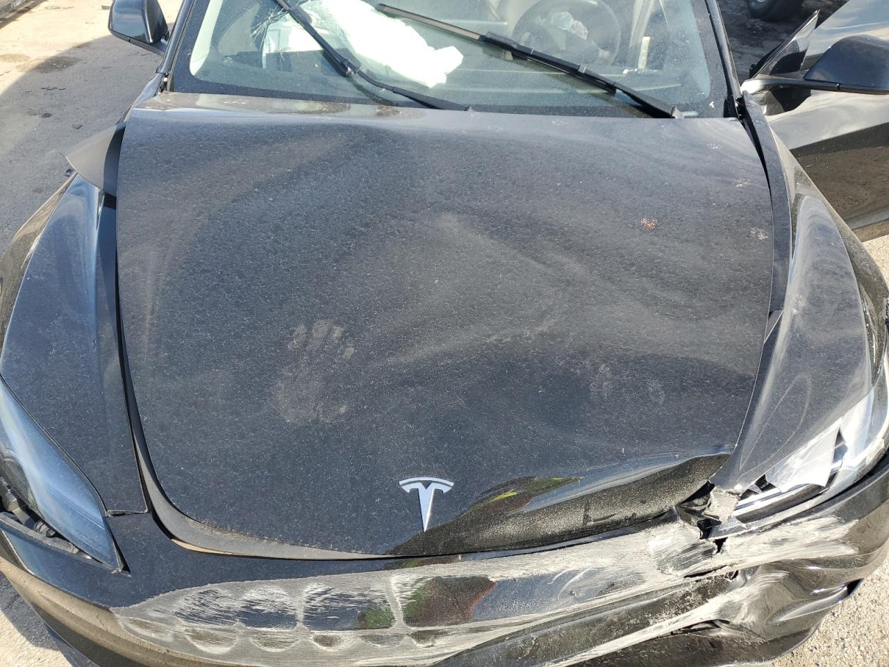 Tesla Model 3 Image 11