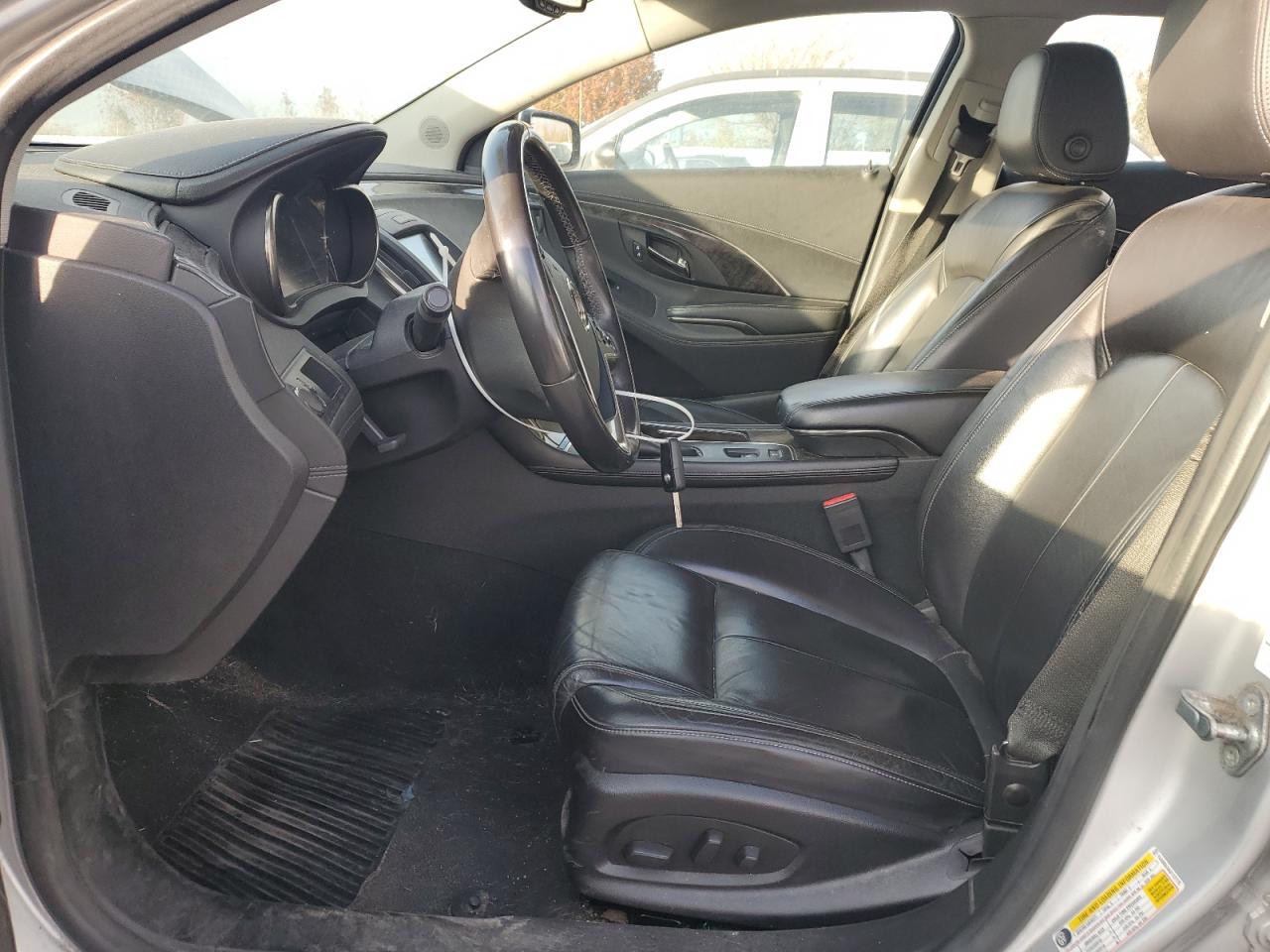 Buick LaCrosse Image 7