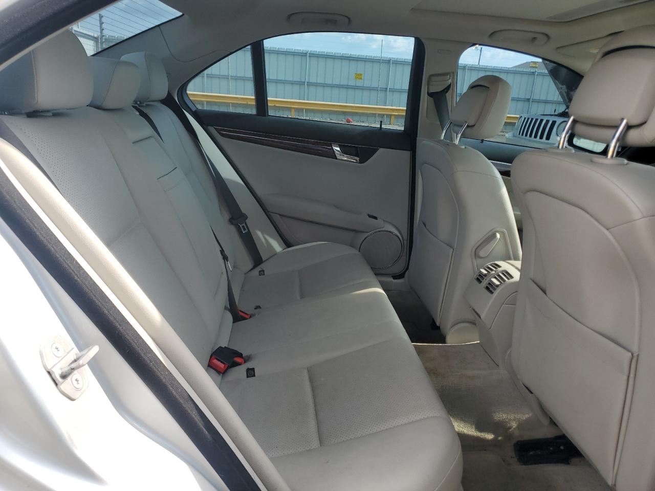 Mercedes-Benz C-Class 300 4matic Image 10