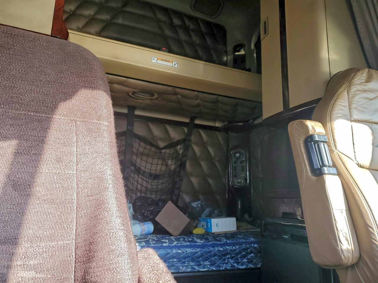 Freightliner Coronado Coronado 132 Image 4