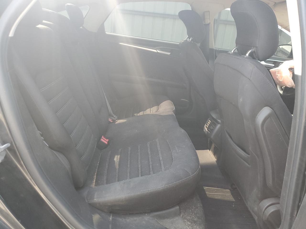 Ford Fusion Se Image 8