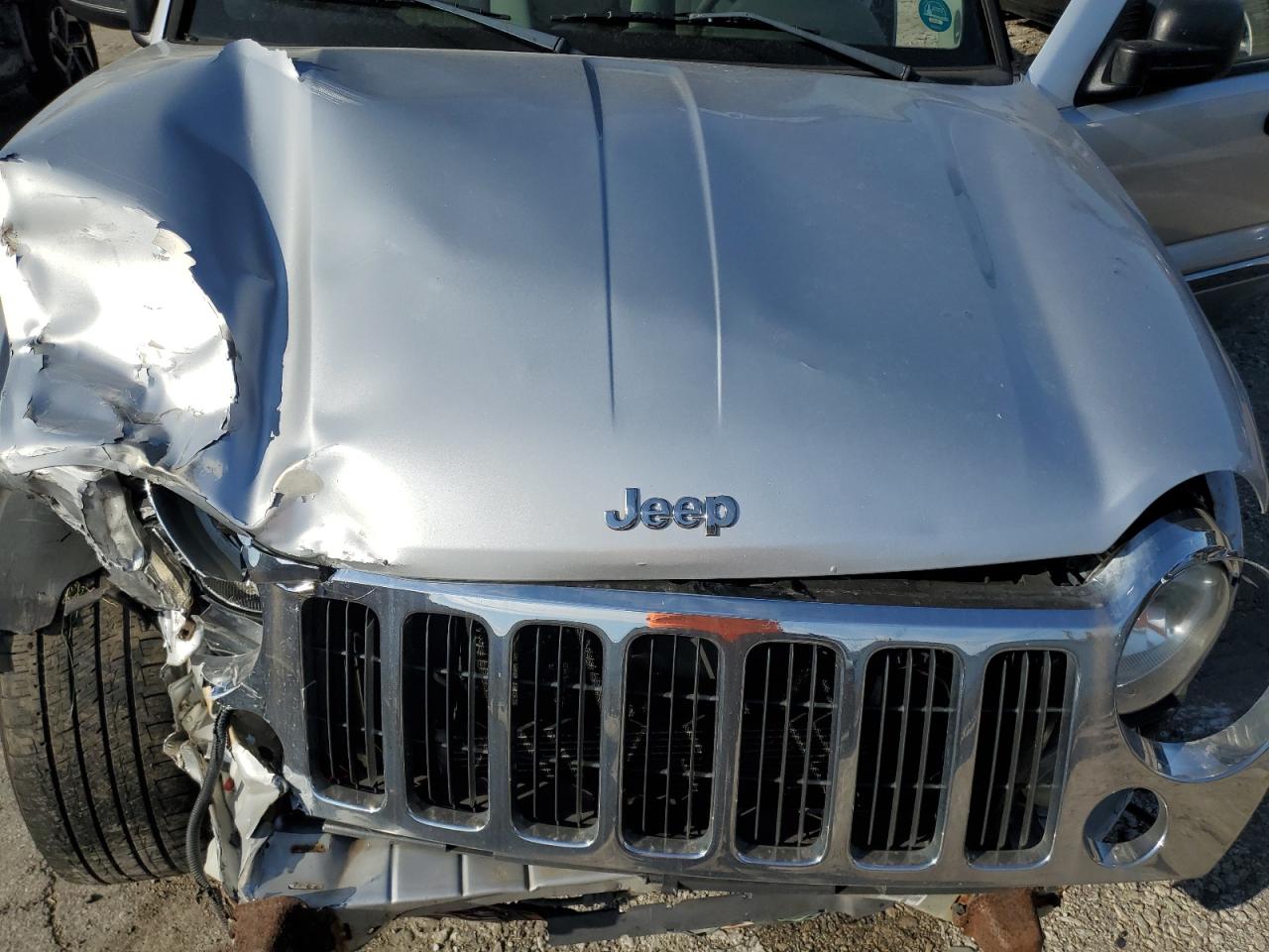 Jeep Liberty Limited Image 12
