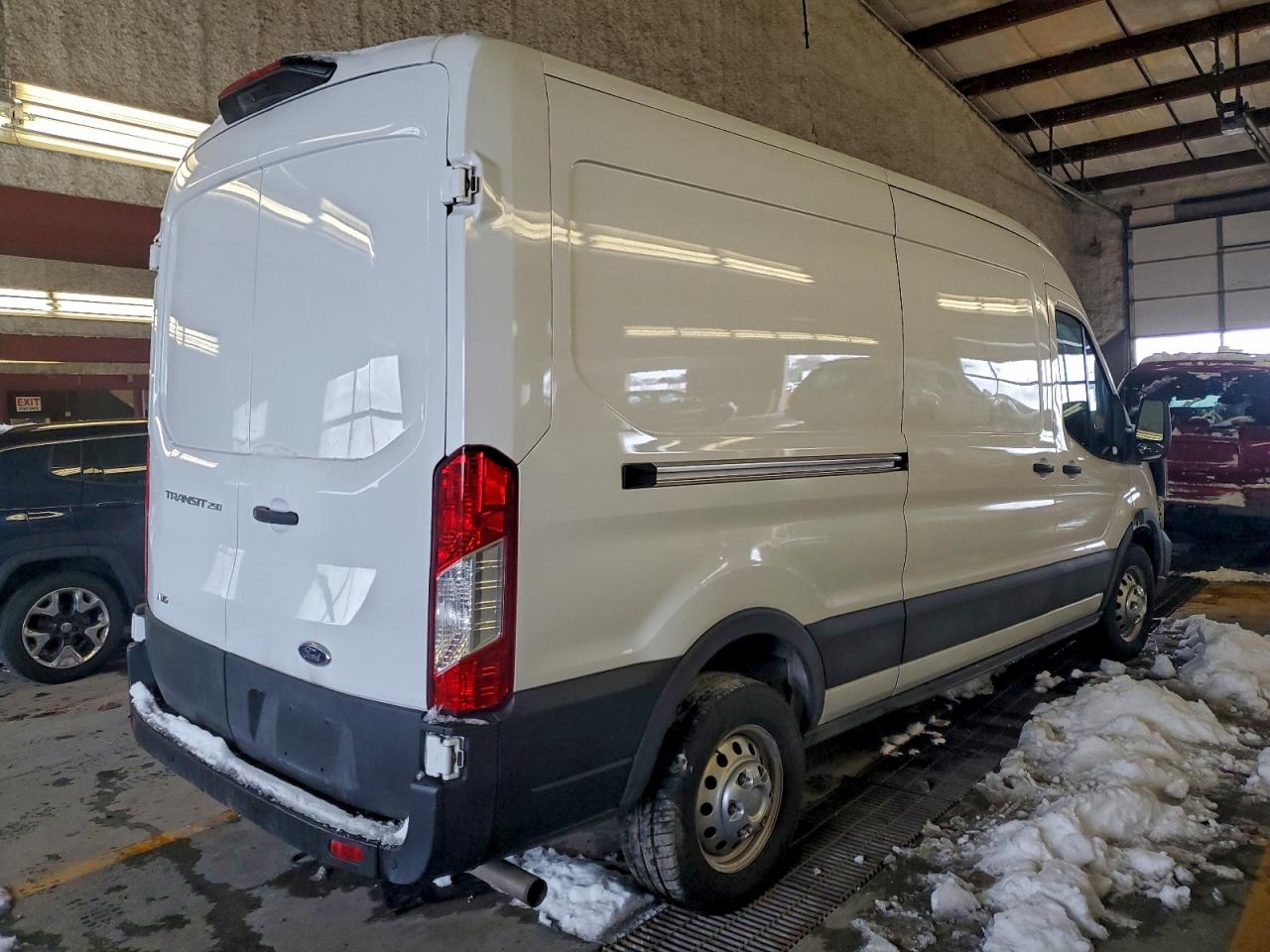 Ford Transit T-250 Image 6