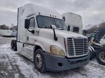  Salvage Freightliner Cascadia 1