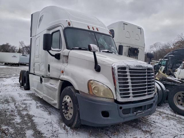  Salvage Freightliner Cascadia 1