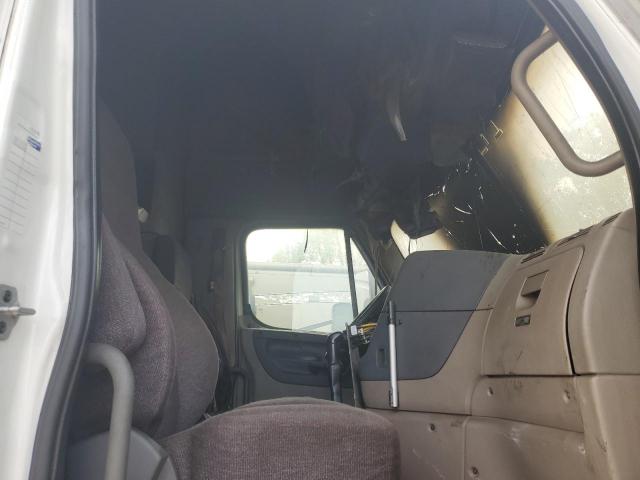 Freightliner Cascadia 1 Image 2