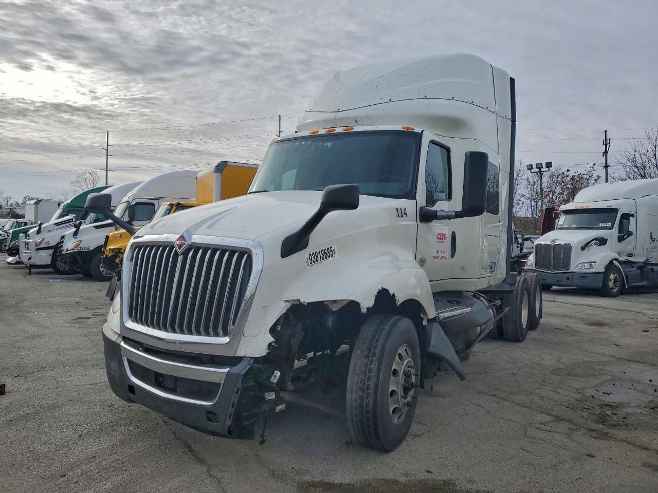 International Lt625 Image 5