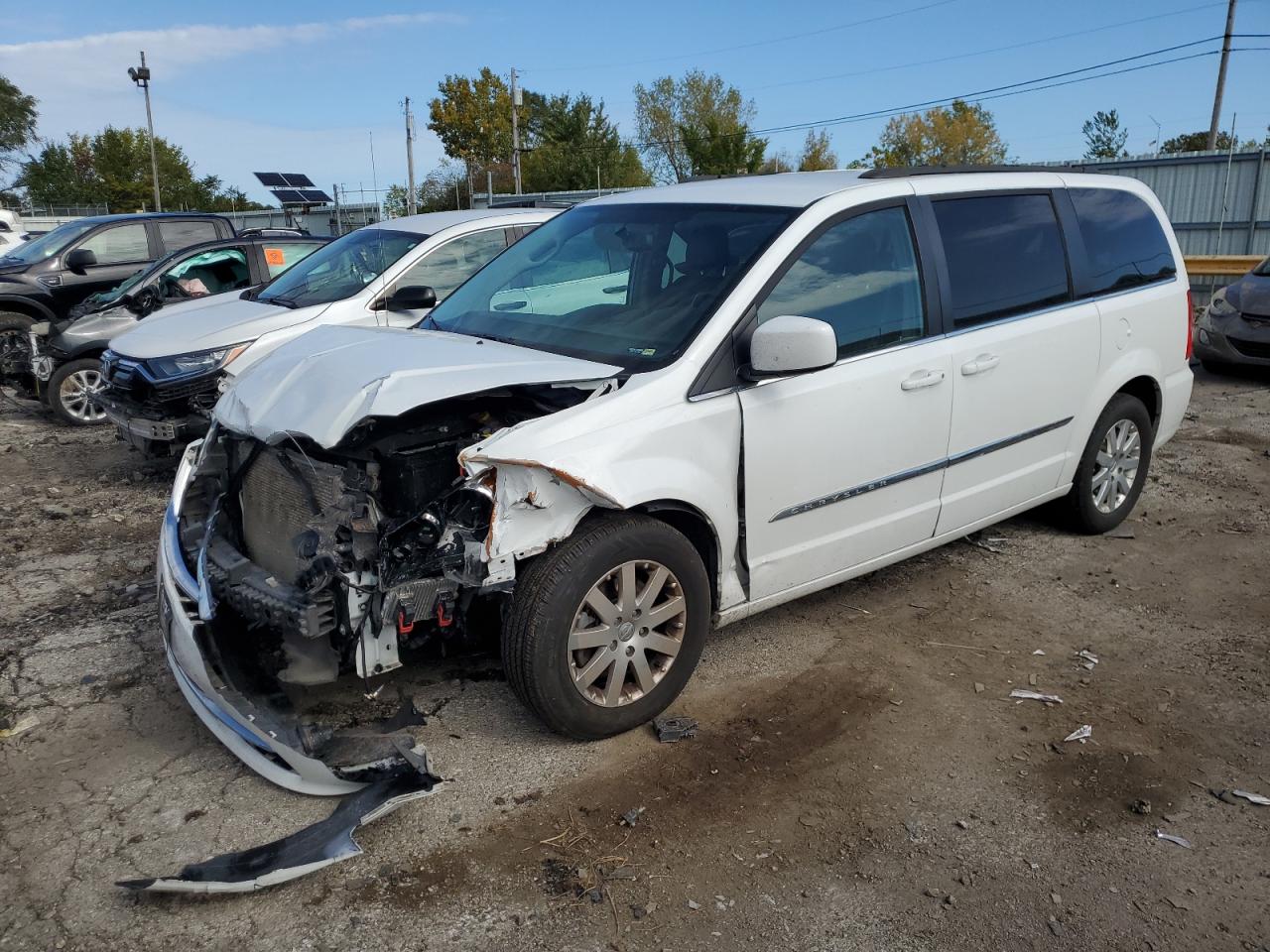 Chrysler Minivan Touring Image 1