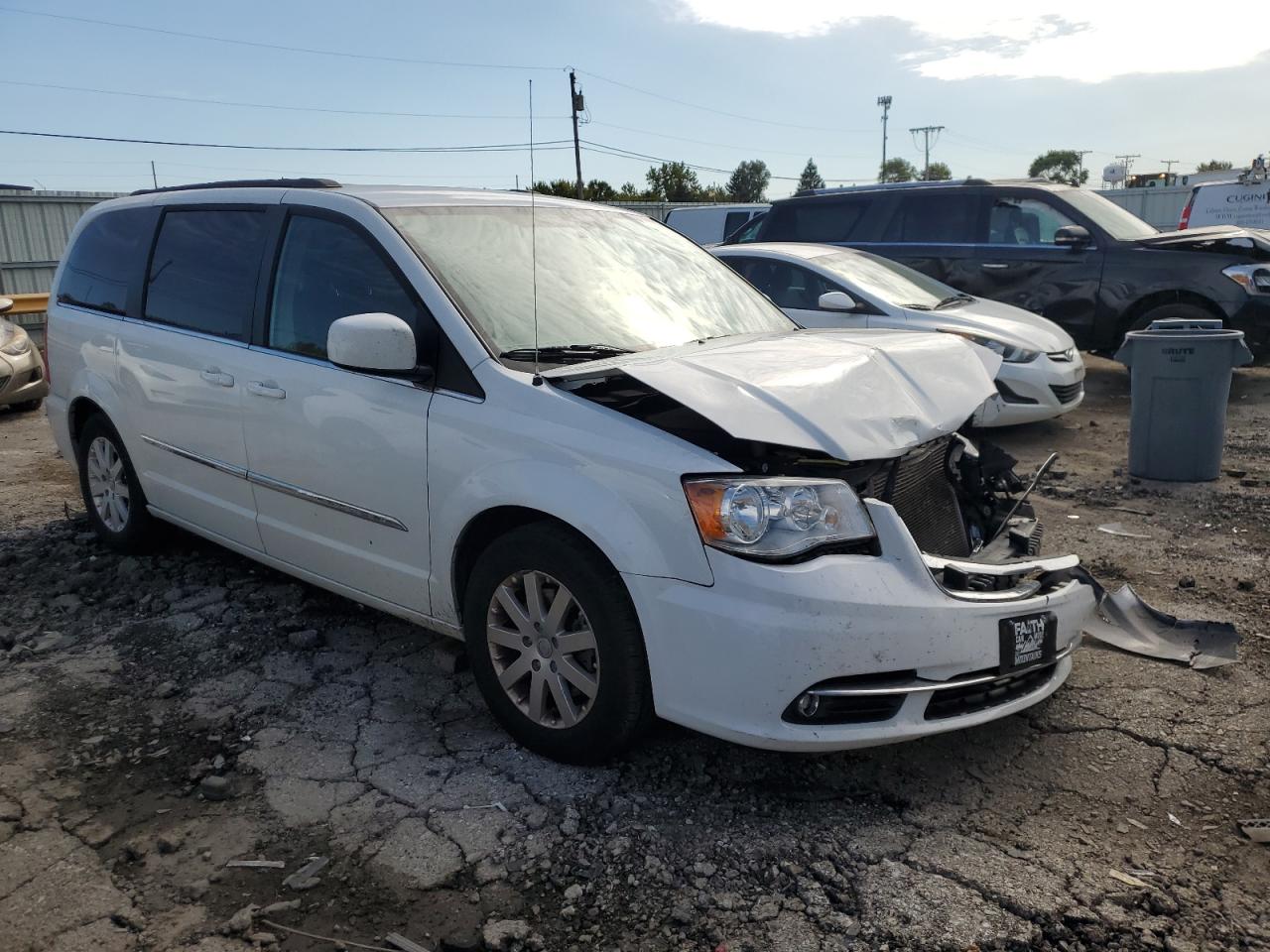 Chrysler Minivan Touring Image 4