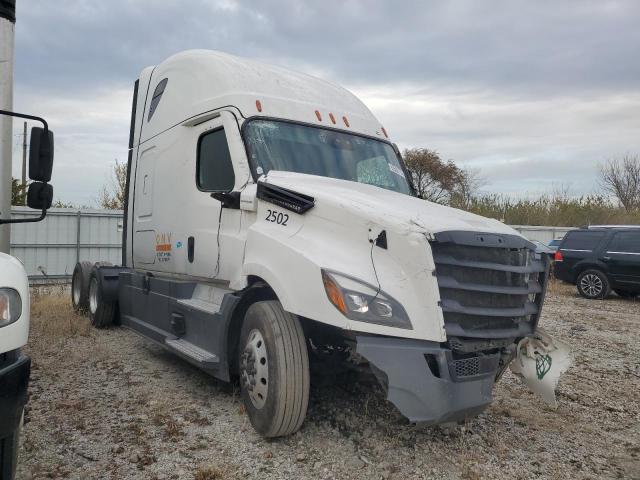  Salvage Freightliner Cascadia 1