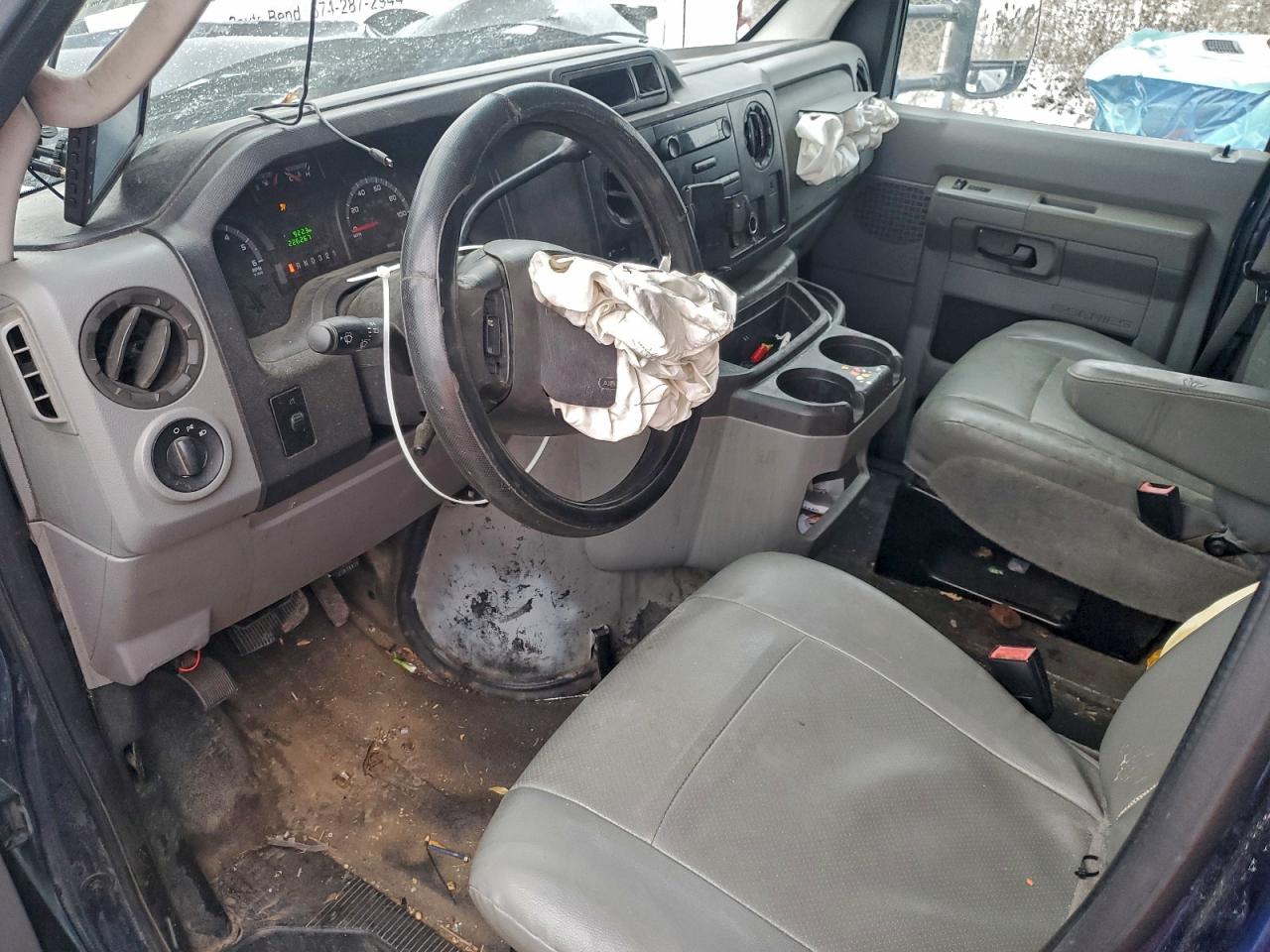 Ford Econoline E450 Super Duty Cutaway Van Image 5