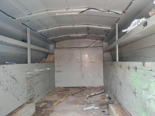 Ford Econoline E450 Super Duty Cutaway Van Image 11