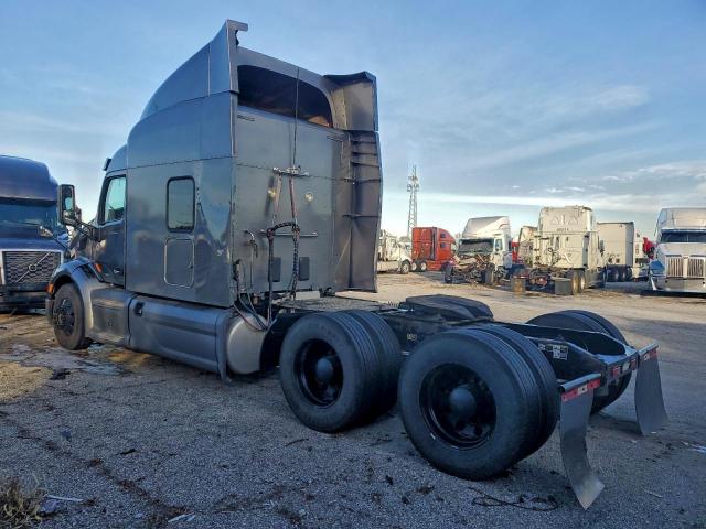 Peterbilt Tractor 579 Image 6