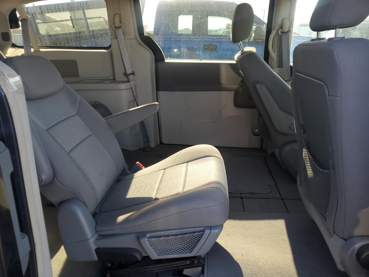 Chrysler Minivan Lx Image 13