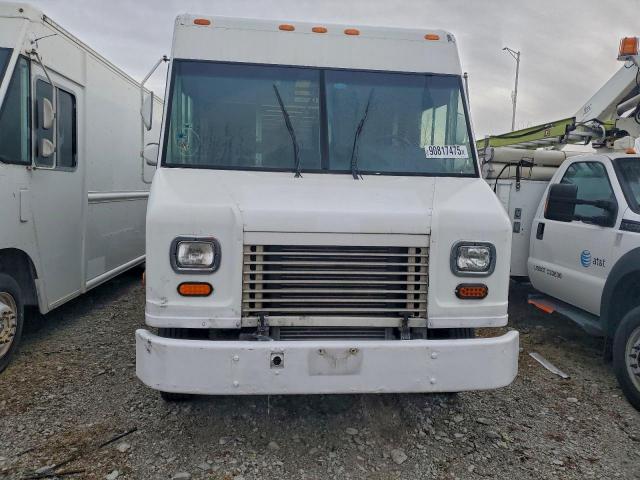 Freightliner Chassis M M Line Walk-in Van Image 4
