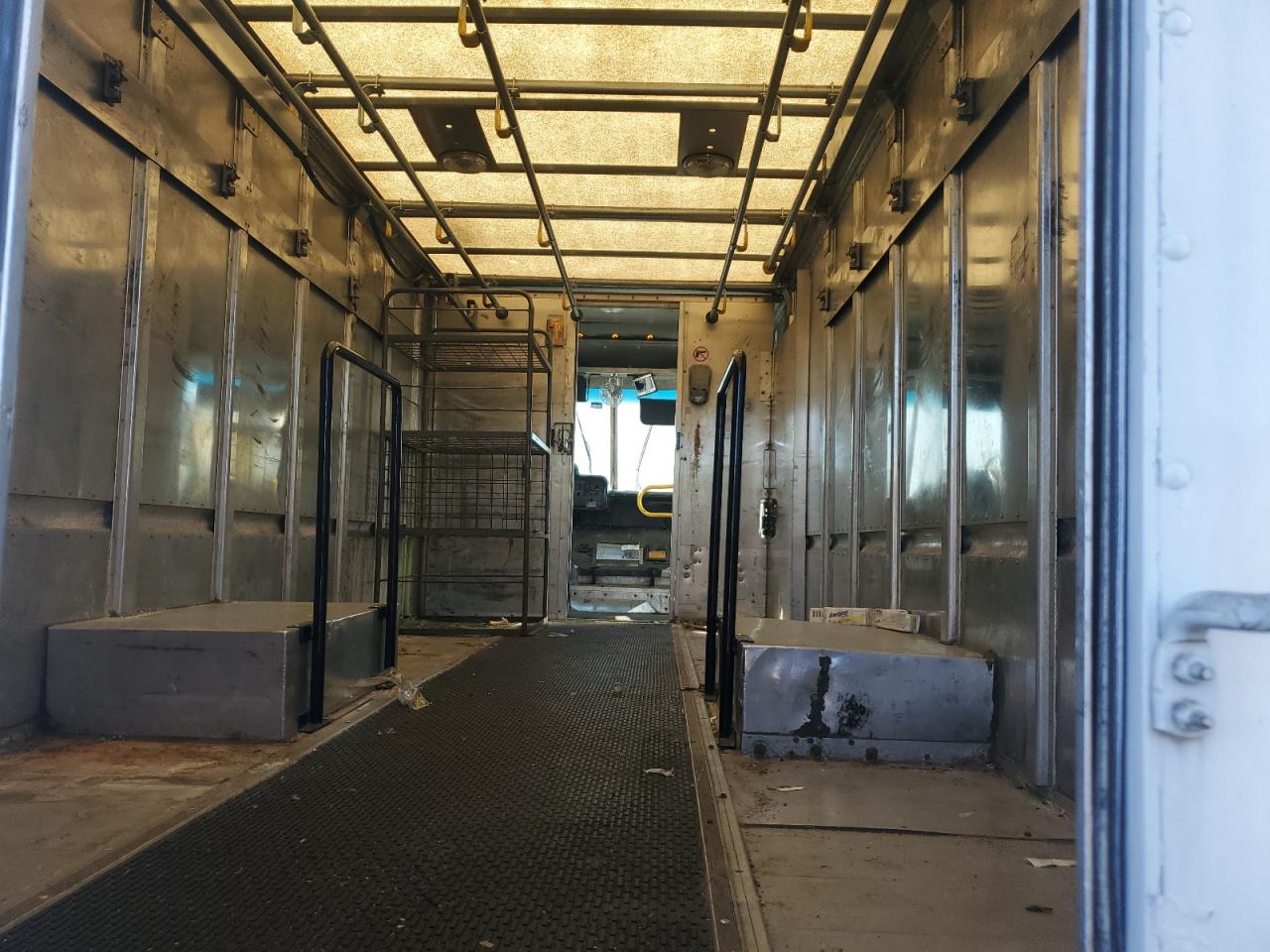 Freightliner Chassis M M Line Walk-in Van Image 7