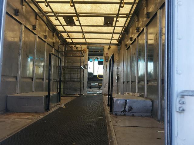 Freightliner Chassis M M Line Walk-in Van Image 7