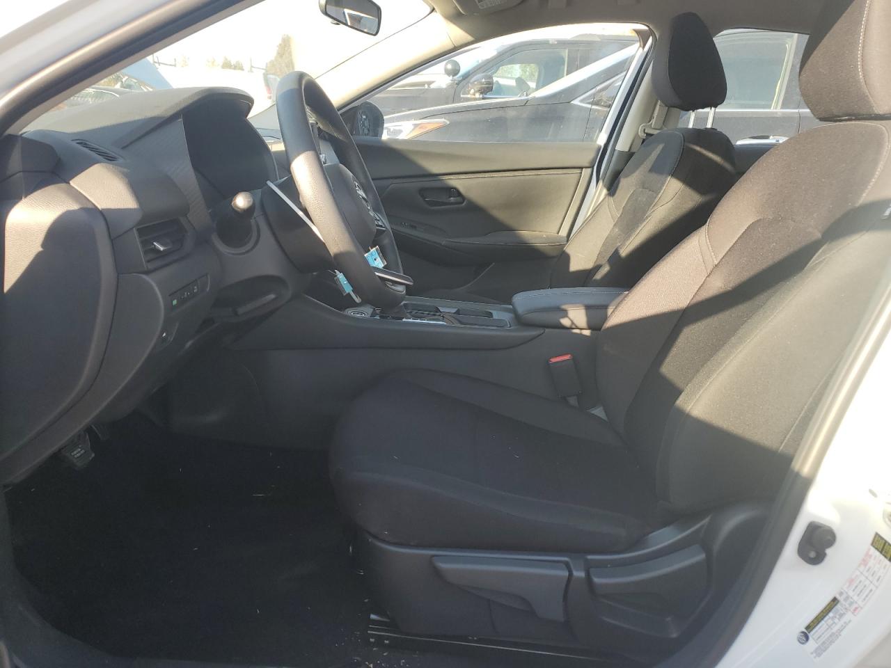 Nissan Sentra S Image 4