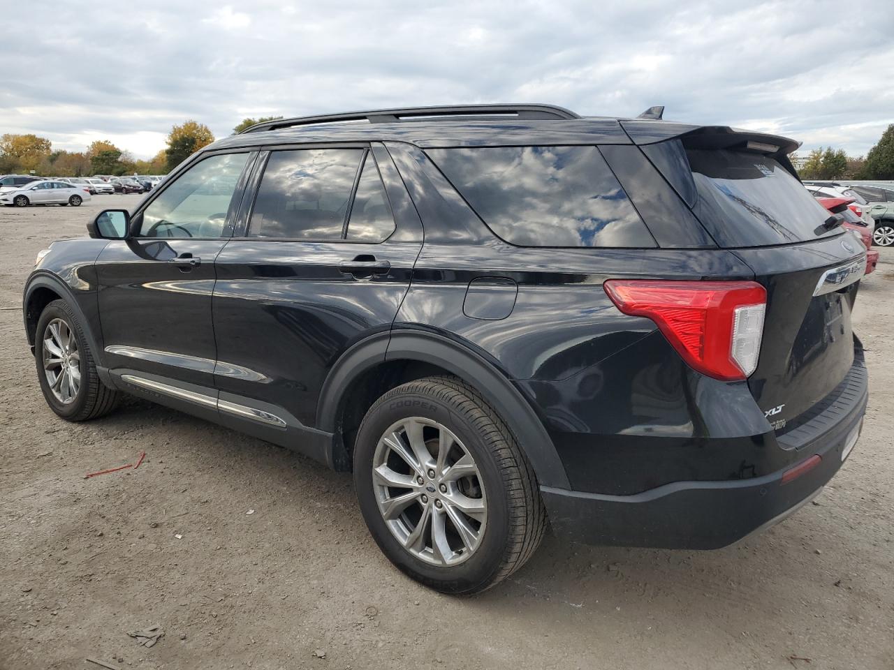 Ford Explorer Xlt Image 5