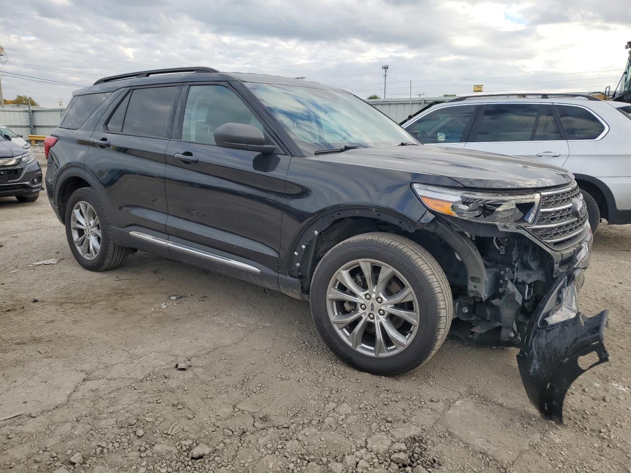 Ford Explorer Xlt Image 3