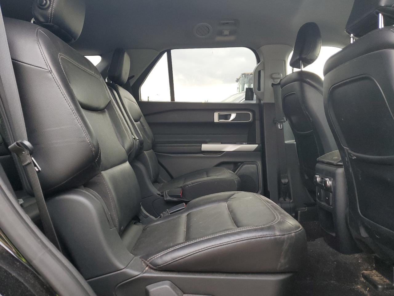 Ford Explorer Xlt Image 12