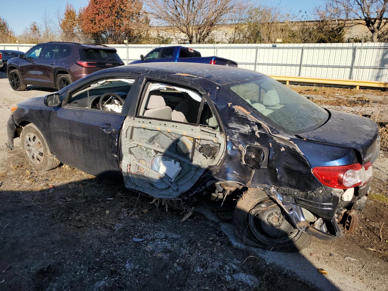 Toyota Corolla Base Image 3