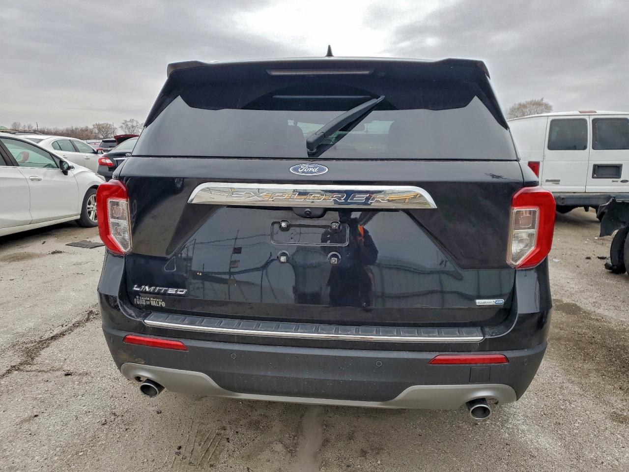 Ford Explorer Limited Image 10