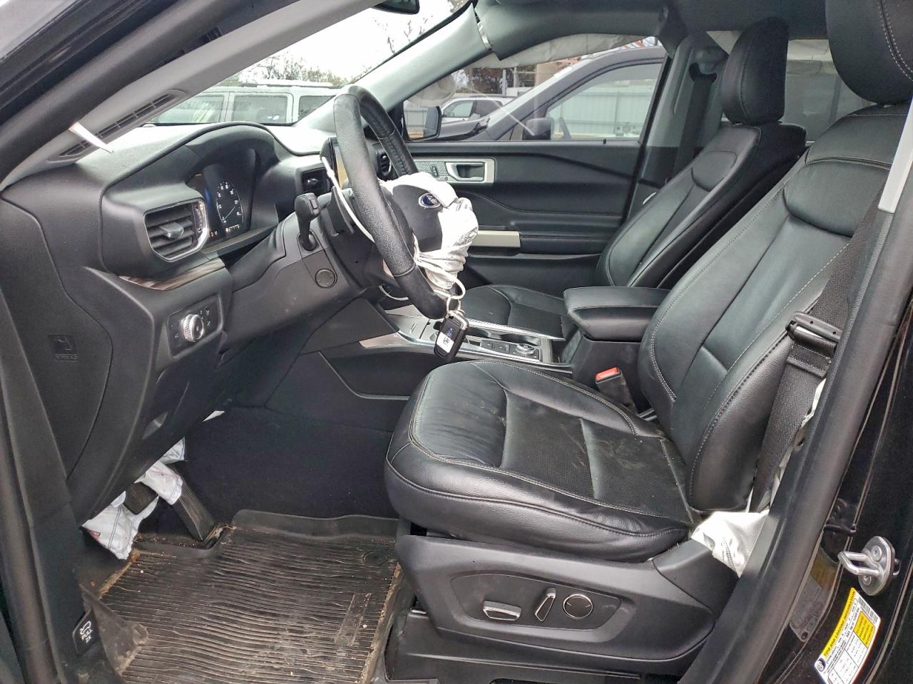 Ford Explorer Limited Image 12