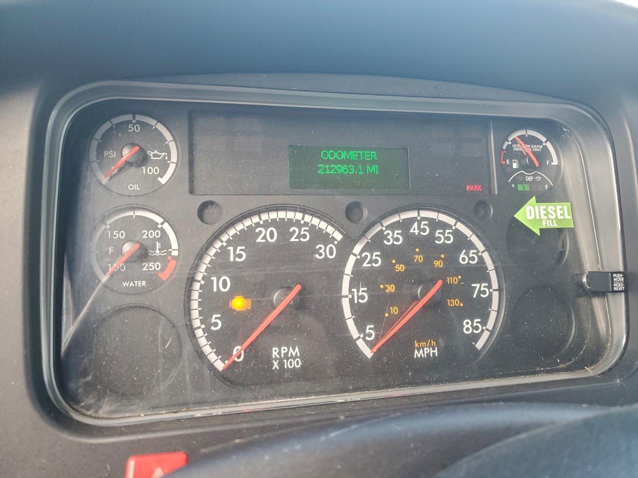 Freightliner M2 106 Medium Duty Image 4