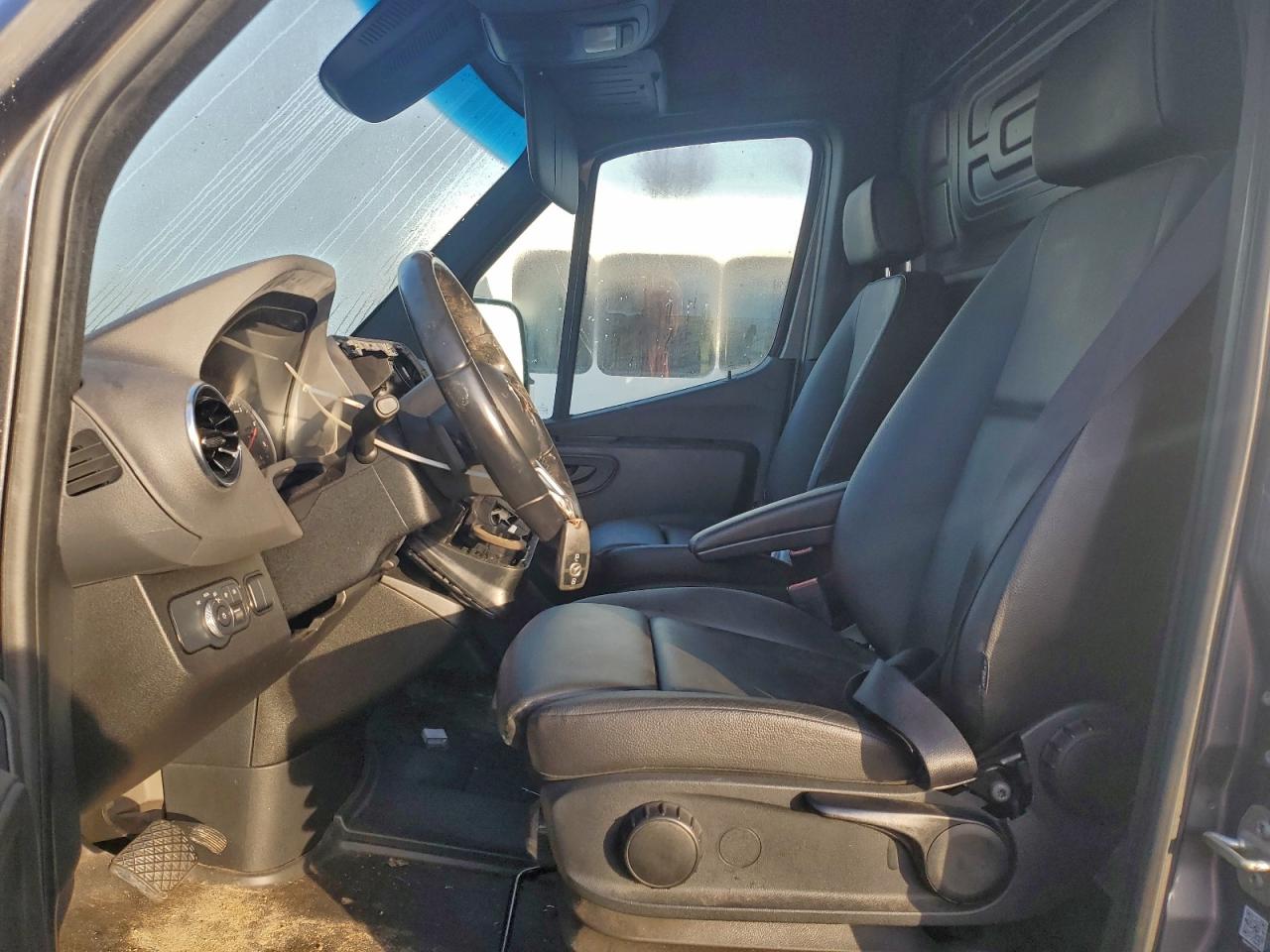 Mercedes-Benz Sprinter 3500 Image 5