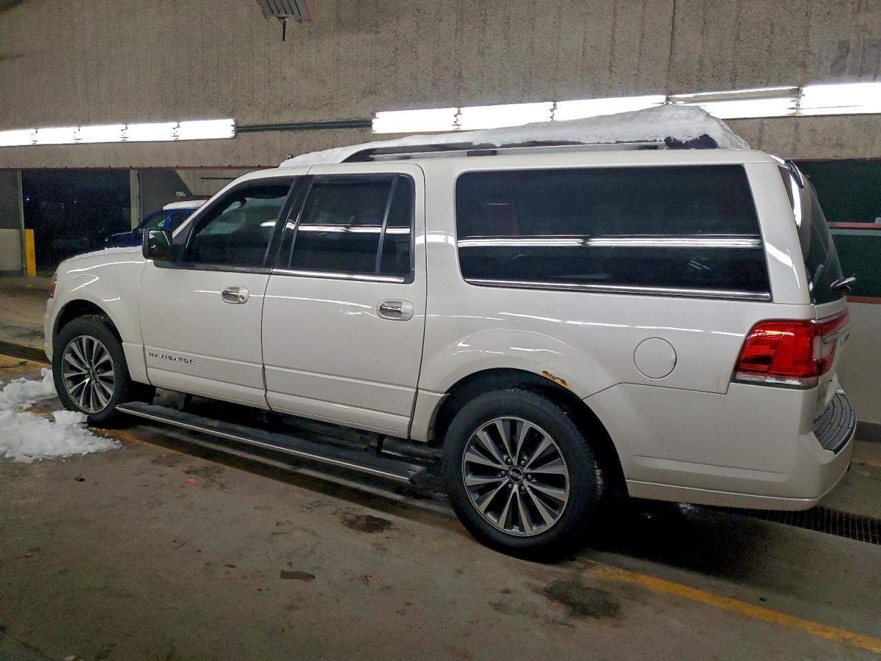 Lincoln Navigator L Image 2