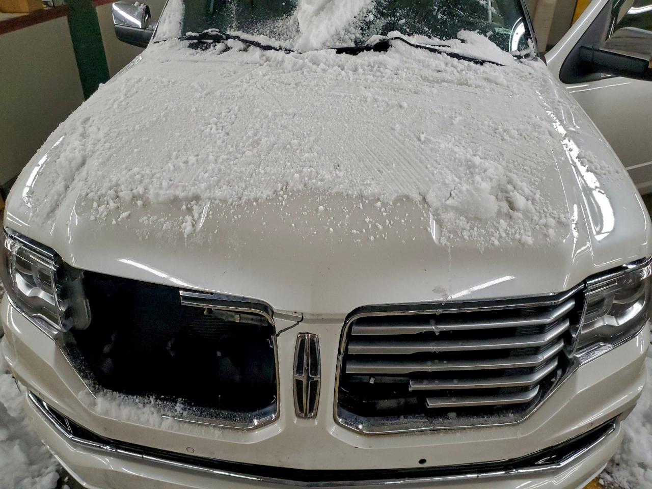 Lincoln Navigator L Image 8