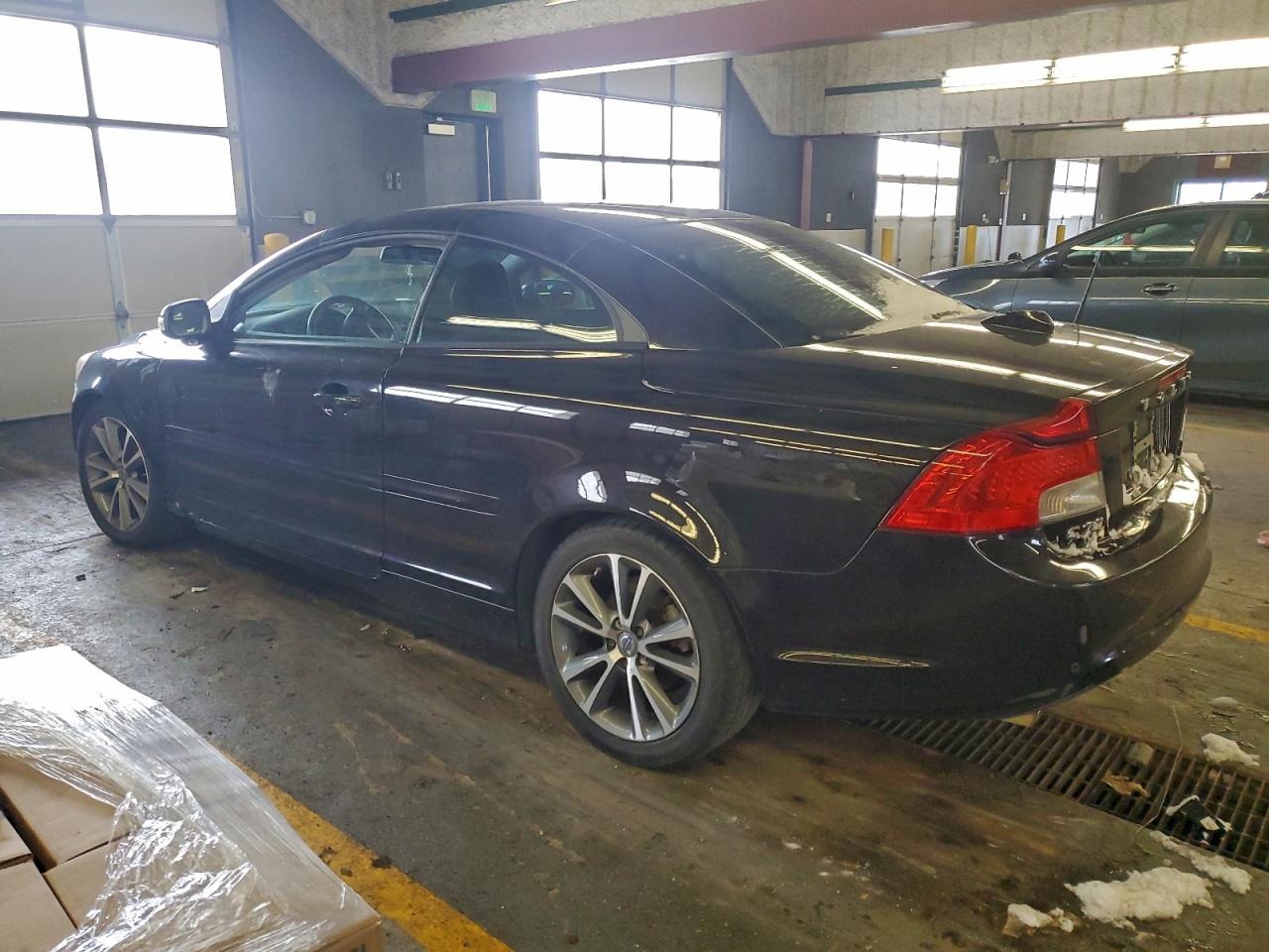 Volvo C70 T5 Image 3
