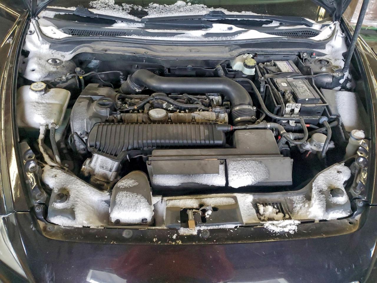 Volvo C70 T5 Image 4