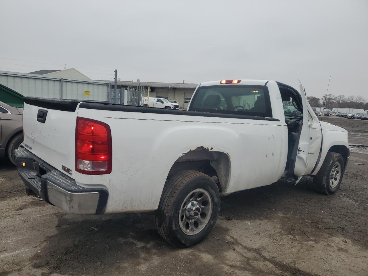 GMC Sierra C1500 Image 3