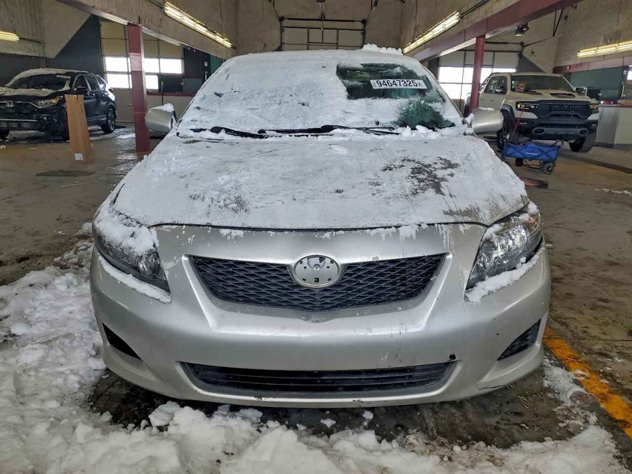 Toyota Corolla Base Image 12