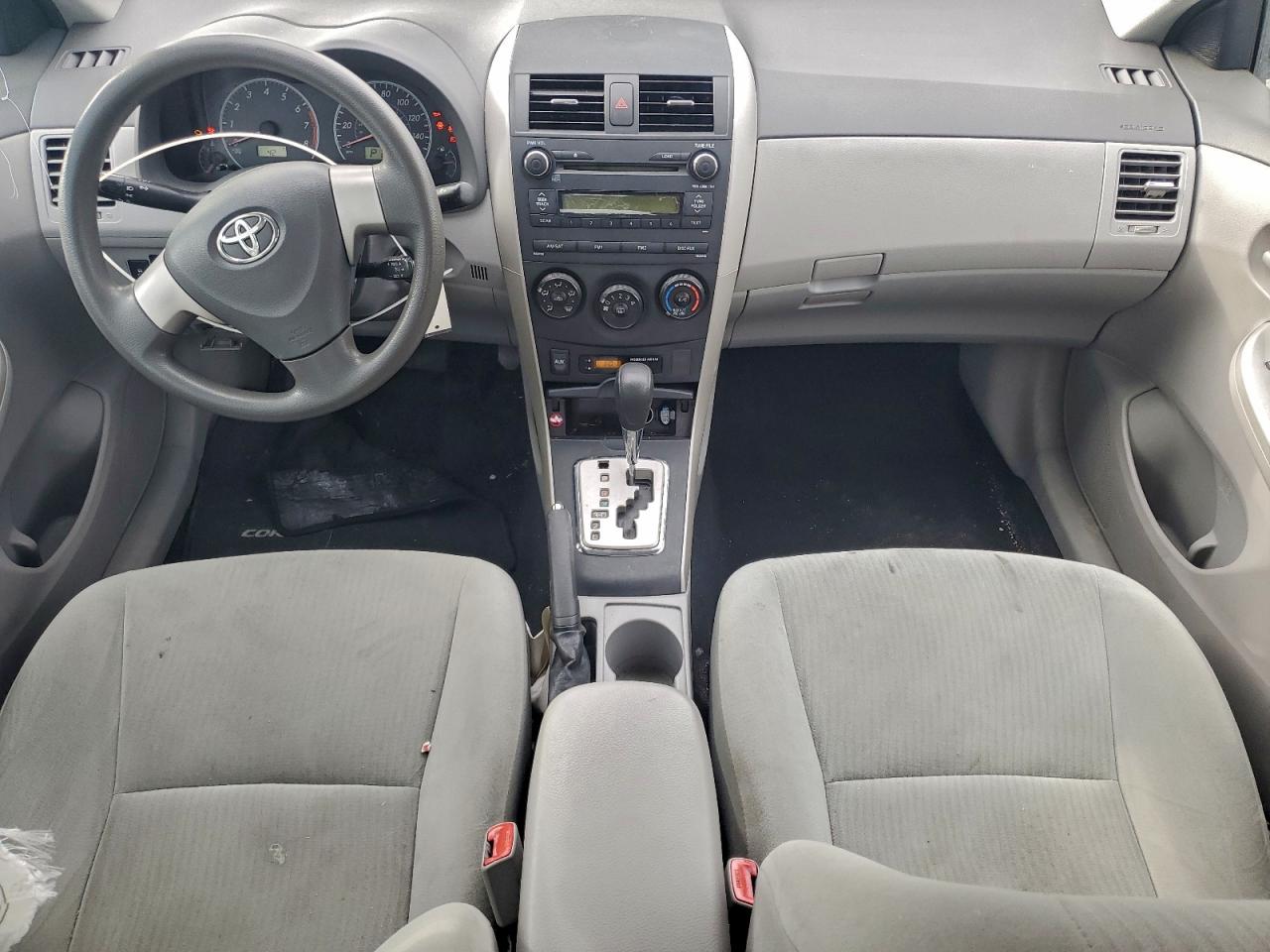 Toyota Corolla Base Image 6