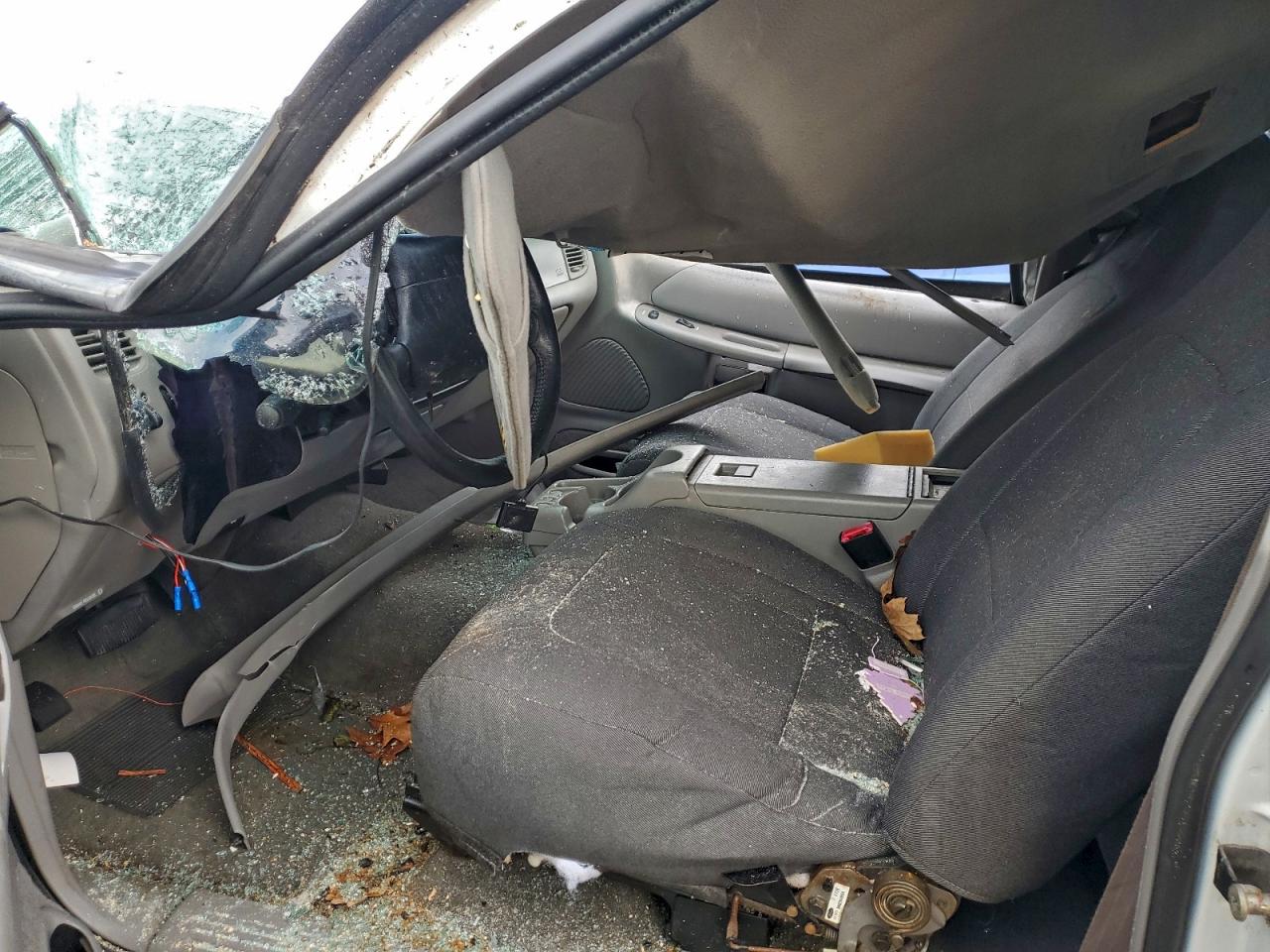 Ford Explorer Image 3