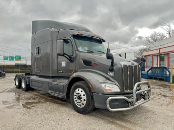  Salvage Peterbilt 579