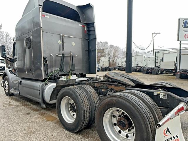 Peterbilt 579 Image 5